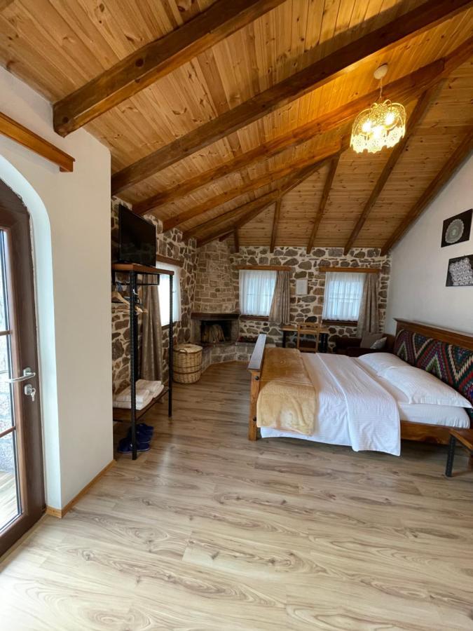 Bujtina Liana Voskopoje Hotel Buitenkant foto