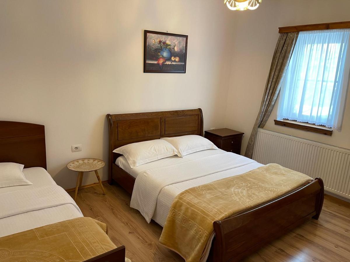 Bujtina Liana Voskopoje Hotel Buitenkant foto