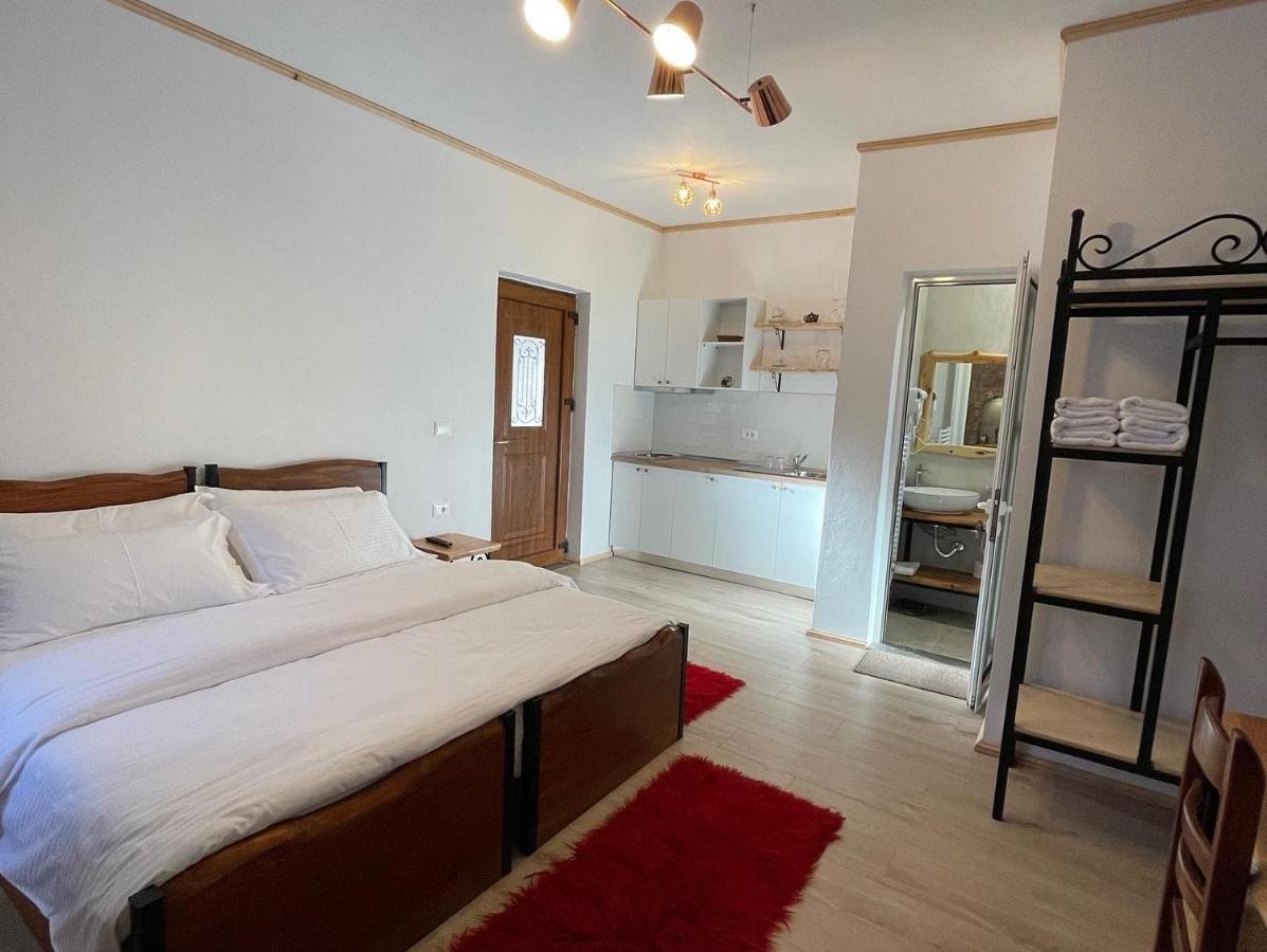 Bujtina Liana Voskopoje Hotel Buitenkant foto