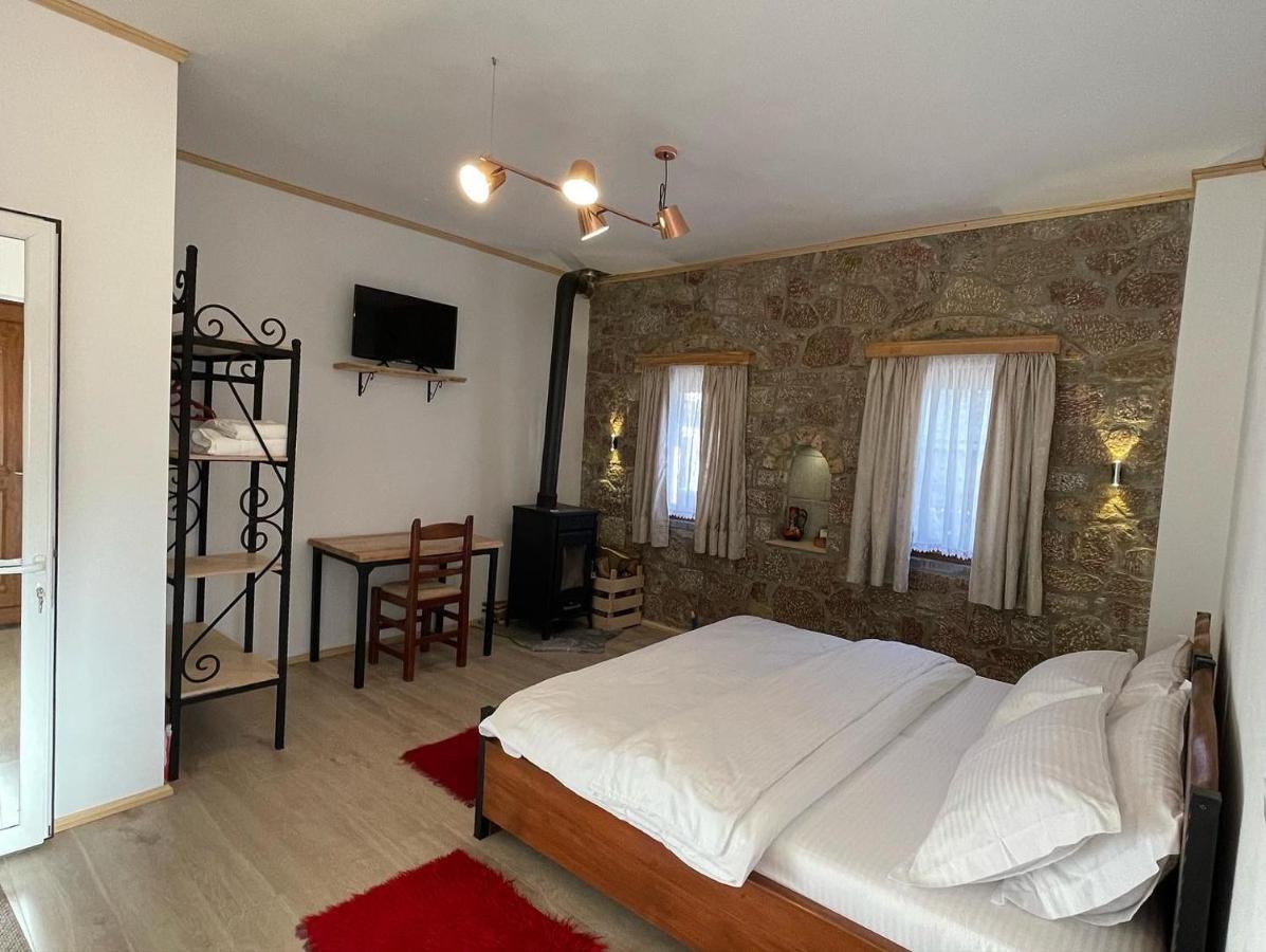 Bujtina Liana Voskopoje Hotel Buitenkant foto