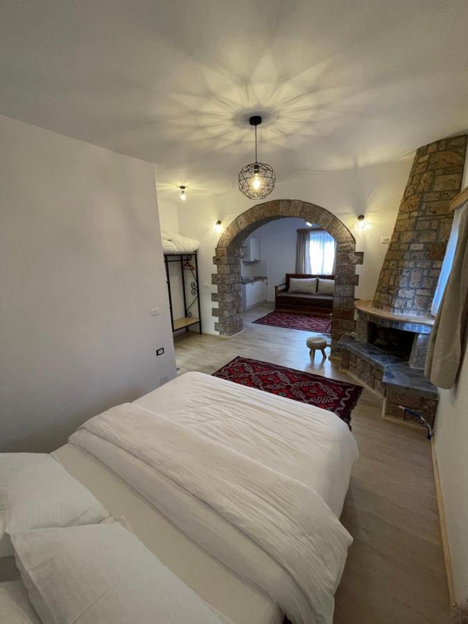 Bujtina Liana Voskopoje Hotel Buitenkant foto