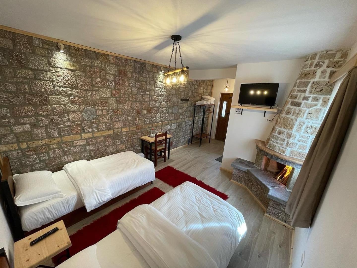 Bujtina Liana Voskopoje Hotel Buitenkant foto