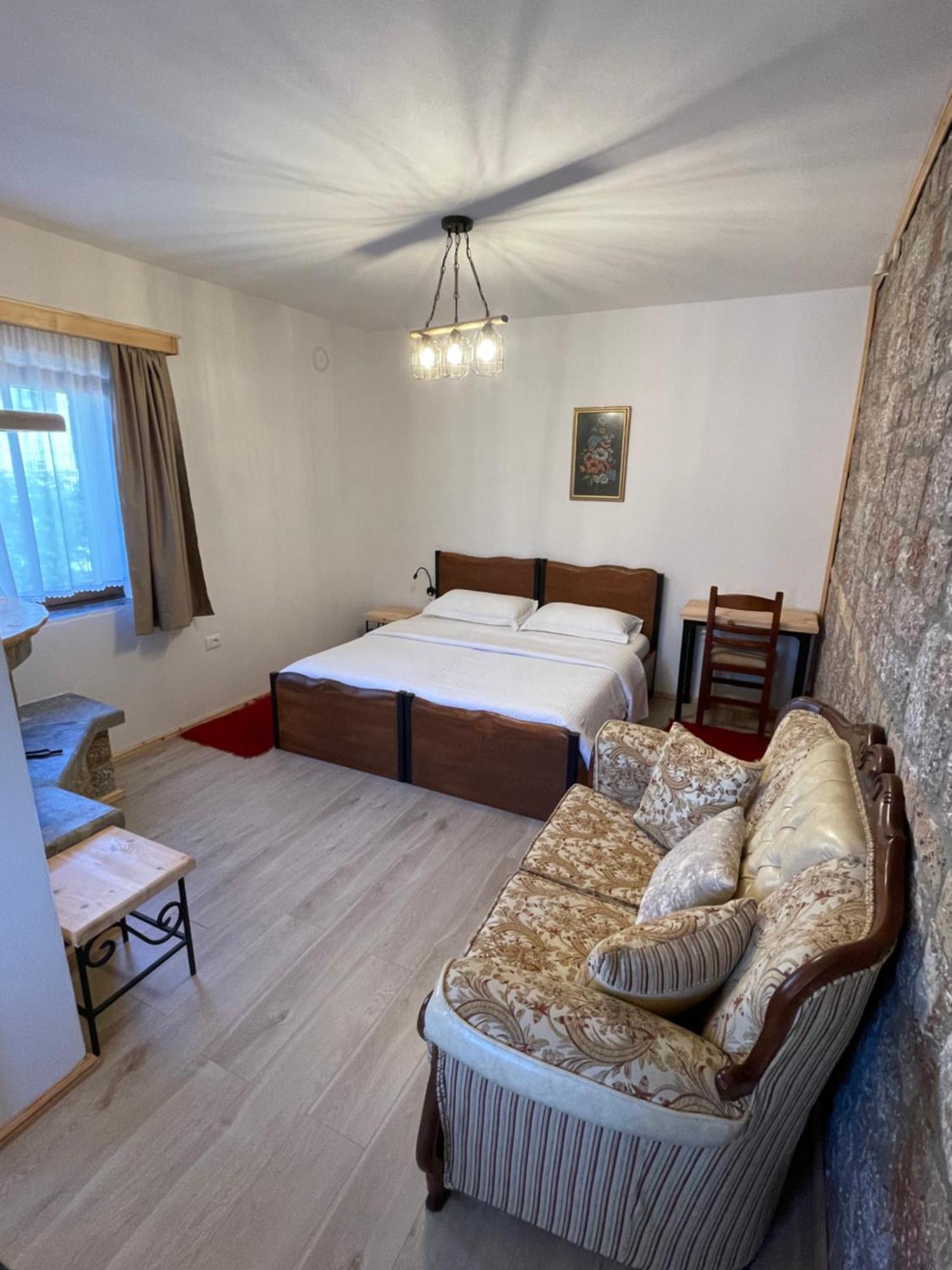 Bujtina Liana Voskopoje Hotel Buitenkant foto
