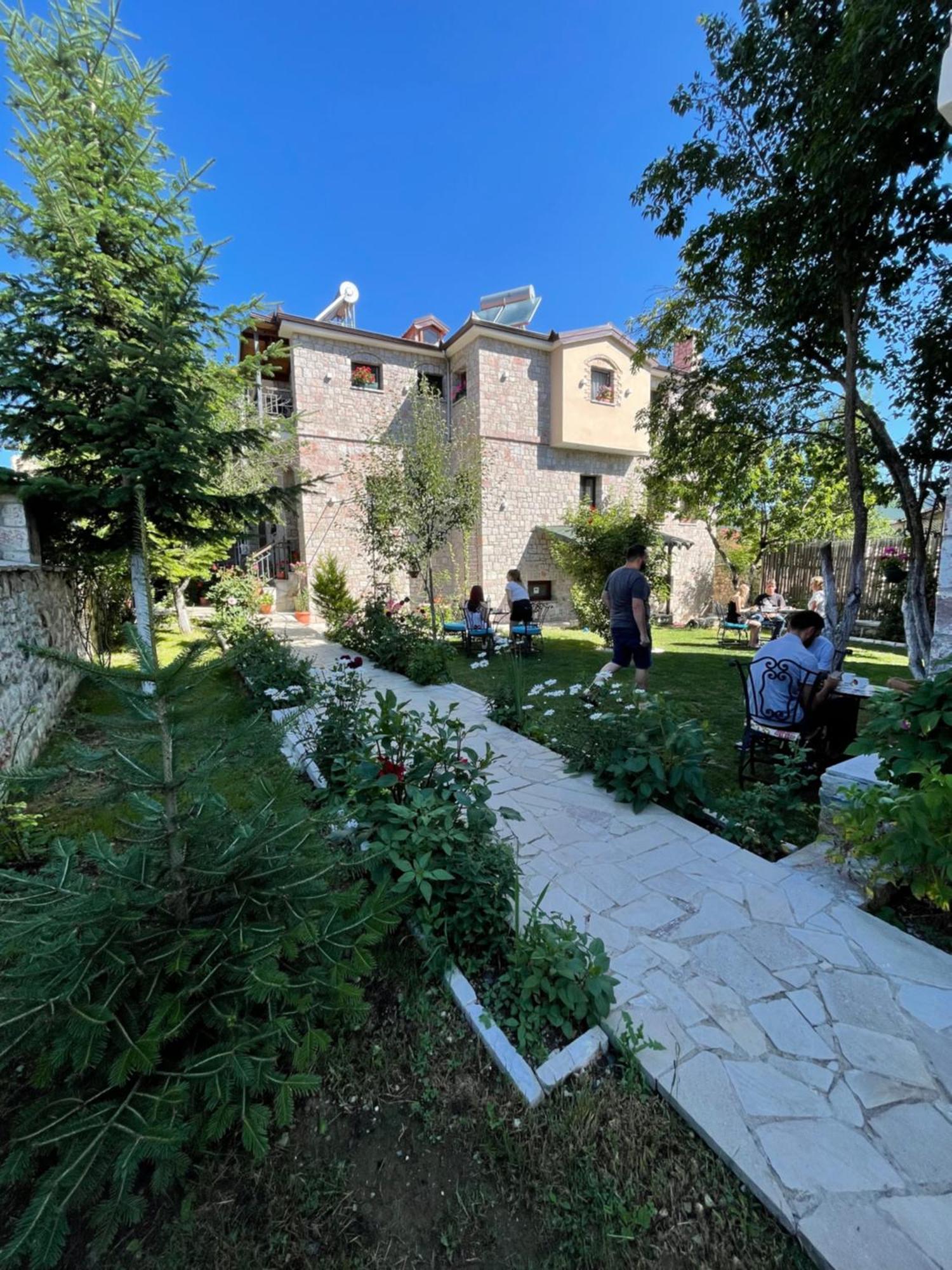 Bujtina Liana Voskopoje Hotel Buitenkant foto