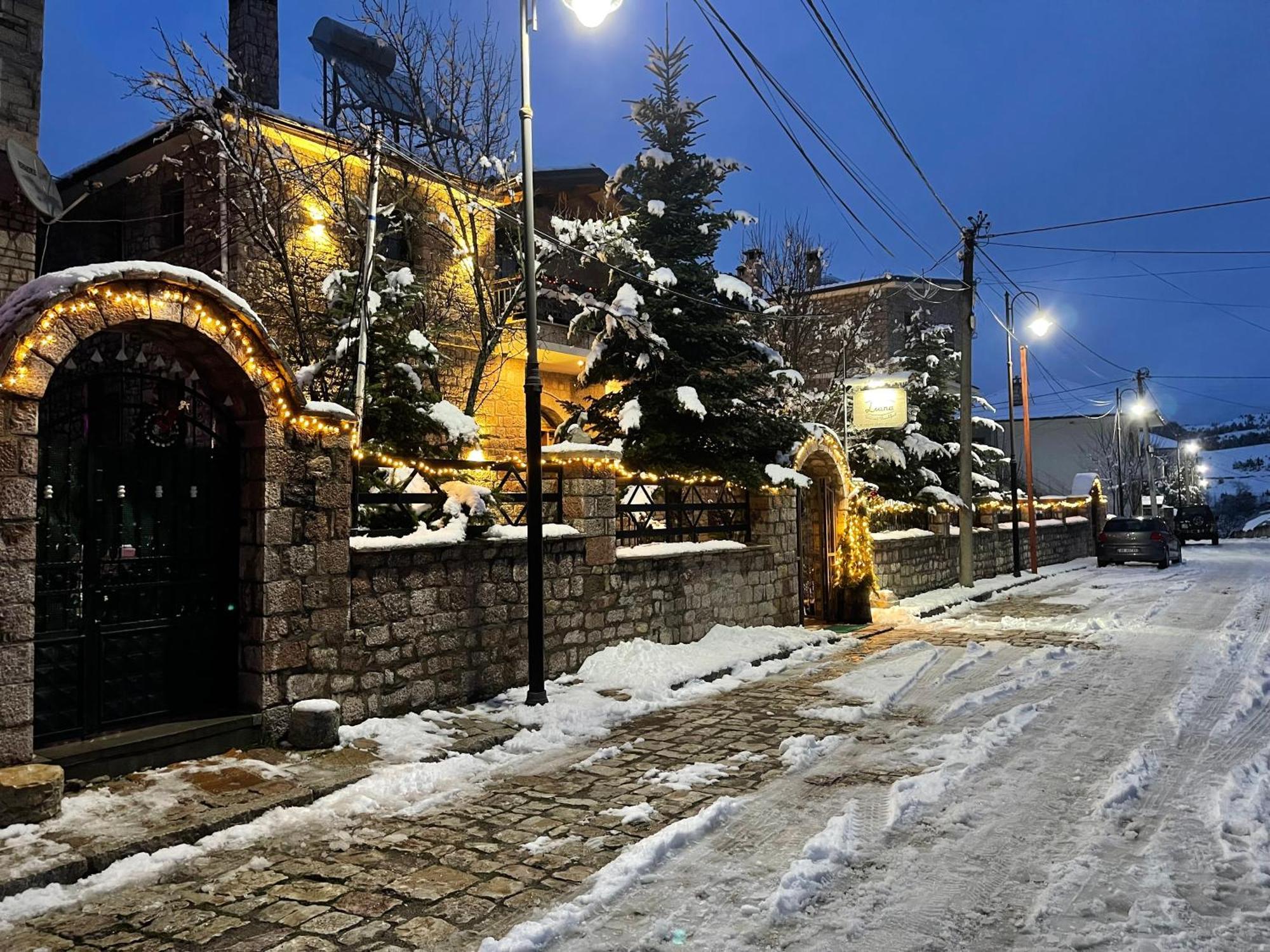 Bujtina Liana Voskopoje Hotel Buitenkant foto